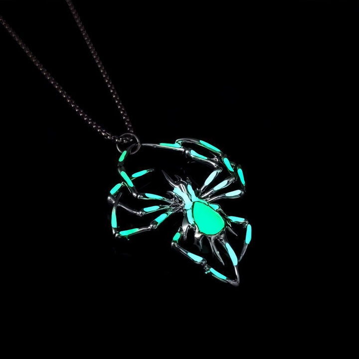 Halloween Creative Stereo Luminous Spider Necklace Jewerly Glowing Night Fluorescence Antique Vintage Glow In The Dark For Men Women Gift Party Halloween Day Club Gabby Whale