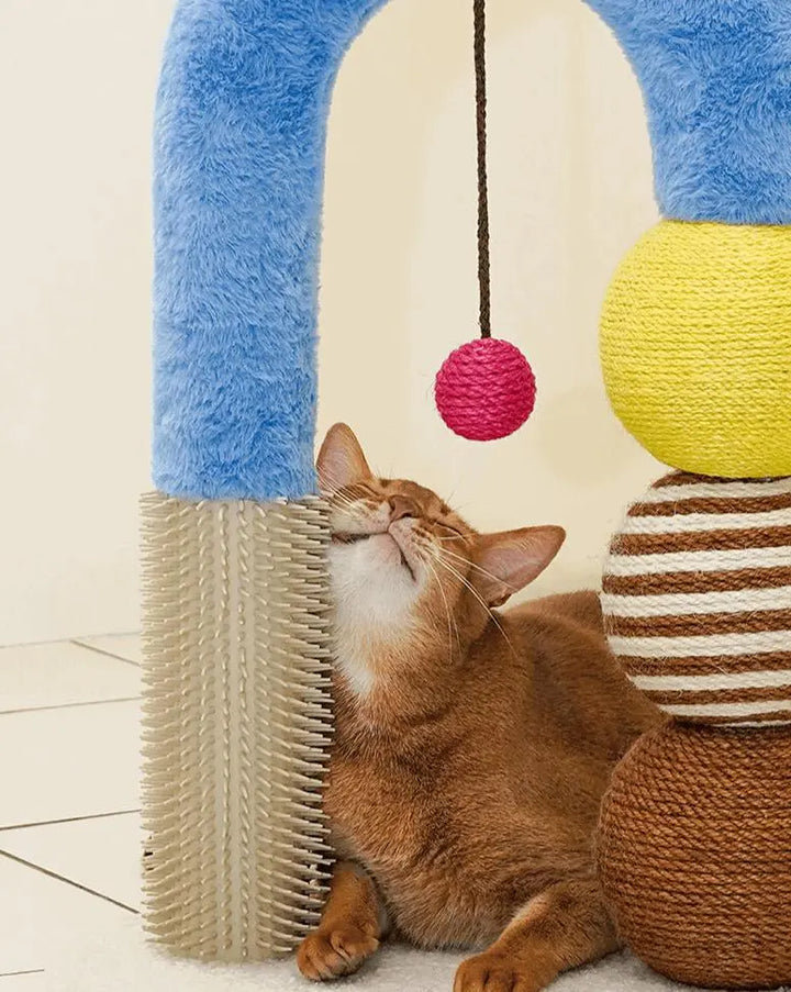 Geometric multi-functional cat scratching post showcasing a modern, minimalist design. The post is made of soft plush fabric and durable jute rope, with a thickened, stable base and a pink ball containing a rattle for playful interaction. Standing 70cm tall, the scratching post features a rounded arch shape, designed to meet cats' scratching and playing needs while blending seamlessly into home decor with both functionality and style.