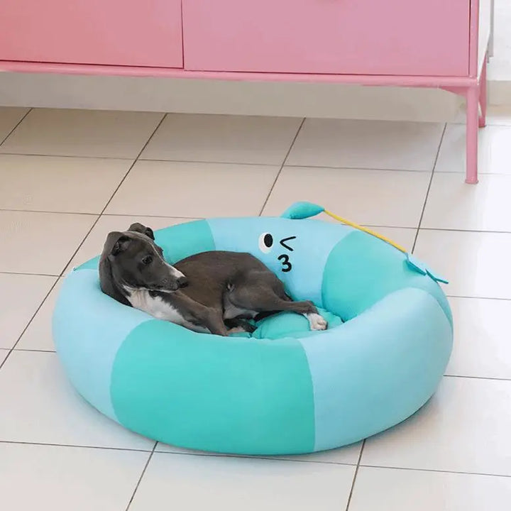 Cooling pet bed designed like a pool float, with spacious and soft structure, offering a refreshing summer vibe for pets.